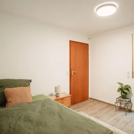 Grosse Mit 2 Schlafzimmer * Бретцфельд