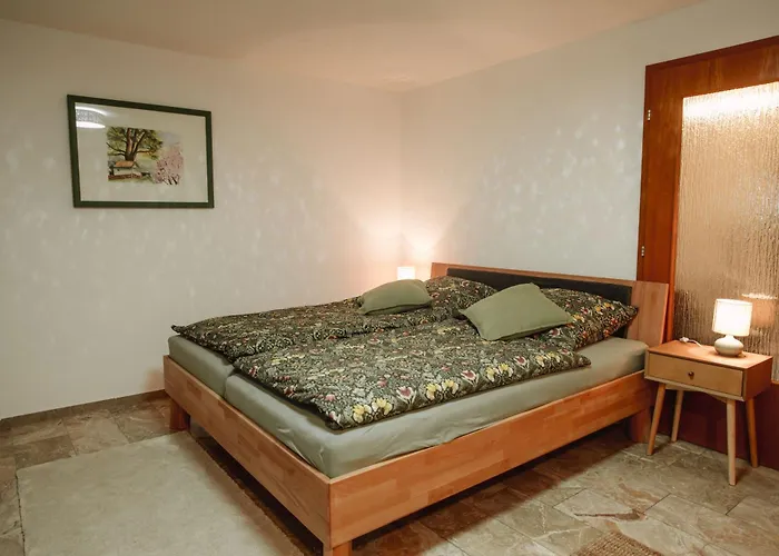 Grosse Mit 2 Schlafzimmer *