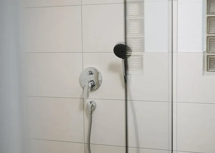 Grosse Mit 2 Schlafzimmer *